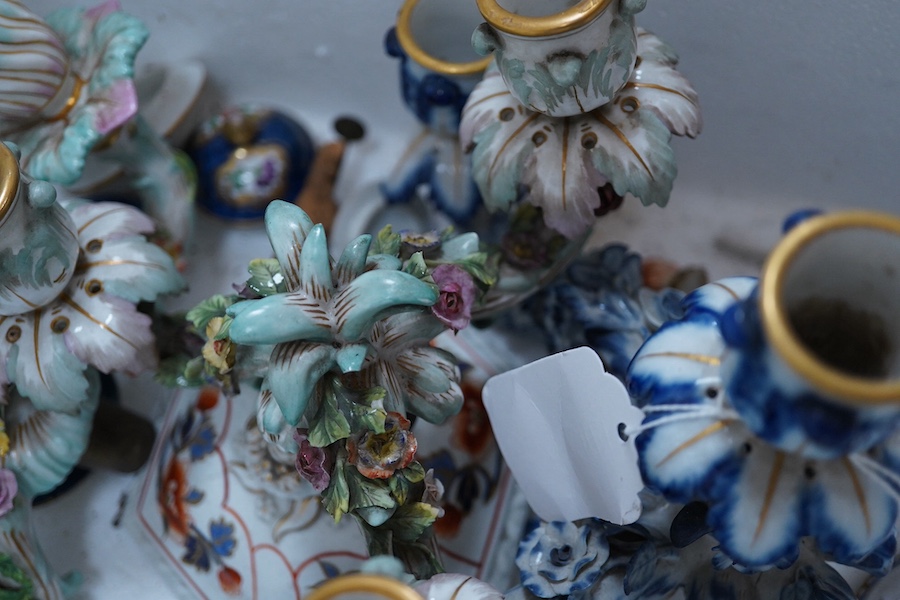 A quantity of miscellaneous ceramics to include floral encrusted porcelain. Condition - poor